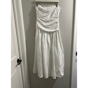 o.p.t. White strapless dress new size Medium‎
